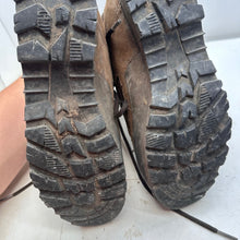 Load image into Gallery viewer, British Army Surplus Brown Leather Combat Boots - Iturri - Size UK 7 M - The Militaria Shop