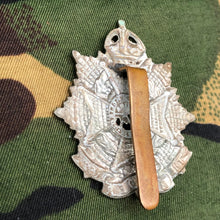 Lade das Bild in den Galerie-Viewer, Original WW2 British Cap Badge - Border Regiment - The Militaria Shop
