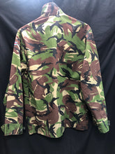 Charger l'image dans la galerie, Genuine British Army DPM Camouflage Jacket - Size 170/96 - The Militaria Shop