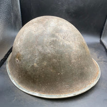 Lade das Bild in den Galerie-Viewer, Original WW2 British/Canadian Army Mk3 Turtle Combat Helmet - The Militaria Shop