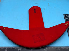 Lade das Bild in den Galerie-Viewer, Original Single British Army Grenadier Guards Bandsman's Epaulette / Wing - The Militaria Shop