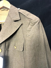 Lade das Bild in den Galerie-Viewer, Original WW2 US Army Class A Dress Jacket - Private Ryan Prop - 39" Long - The Militaria Shop