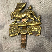 Load image into Gallery viewer, Original British Army Royal Berkshire Cap Badge - The Militaria Shop