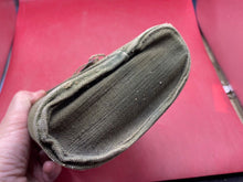 Lade das Bild in den Galerie-Viewer, Original WW2 British Army Waterbottle with Unusual Ribbed Canvas Cover - The Militaria Shop