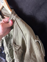 Lade das Bild in den Galerie-Viewer, Genuine British Army Issue 1950s Middle Parka Coat Size 3 - 43" Chest - RARE - The Militaria Shop