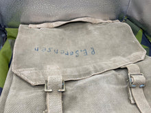 Charger l'image dans la galerie, Original WW2 British Army Officer's 37 Pattern Large Pack with Carrying Handle - The Militaria Shop