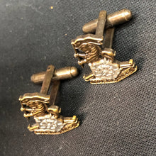 Charger l'image dans la galerie, British Army Yorkshire Regiment Cufflinks Set - The Militaria Shop