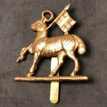Charger l'image dans la galerie, Original British Army Cap/Beret Badge - Queen's Royal Regiment (West Surrey) - The Militaria Shop