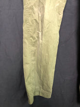 Lade das Bild in den Galerie-Viewer, Genuine British Army OD Green Lightweight Combat Trousers - Size 80/80/96 - The Militaria Shop
