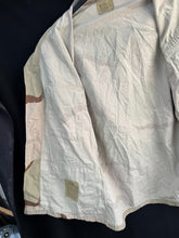 Lade das Bild in den Galerie-Viewer, Gulf War US Army DCU Camouflaged Combat Field Coat/Jacket - Medium/Regular - The Militaria Shop