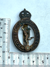 Charger l'image dans la galerie, Original WW2 British Army Royal Corps of Signals Cap Badge - The Militaria Shop