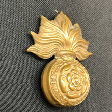 Lade das Bild in den Galerie-Viewer, Original WW1 British Army Regimental Cap Badge - Royal Fusiliers - The Militaria Shop