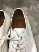 Load image into Gallery viewer, Genuine British Army Women's White Summer Shoes - WW2 Pattern - Size UK 5 L - The Militaria Shop