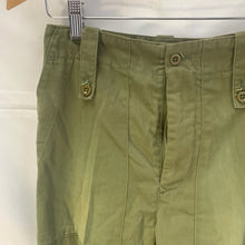 Charger l'image dans la galerie, Genuine British Army Surplus Lightweight Men's Trousers - Size 72/80/96 - The Militaria Shop