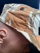 Load image into Gallery viewer, Genuine Omani Oman Desert Camouflage Peaked Cap & Ear Flaps - Size 6 1/2 / 52cm - The Militaria Shop