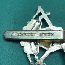 Load image into Gallery viewer, Original British Army Cap Badge - Junior Leaders - The Militaria Shop