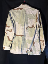 Charger l'image dans la galerie, Gulf War US Army DCU Camouflaged Combat Field Coat/Jacket - Large/Long - The Militaria Shop