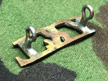 Load image into Gallery viewer, Original WW2 British Army Brass Shoulder Title - Y&L York and Lancaster Regiment - The Militaria Shop