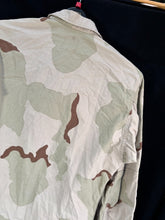 Load image into Gallery viewer, Gulf War US Army DCU Camouflaged Combat Field Coat/Jacket - Small/Regular - The Militaria Shop