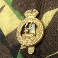 Load image into Gallery viewer, Original WW2 British Army Cap Badge - Hertfordshire Regiment - The Militaria Shop