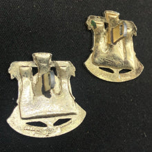 Charger l'image dans la galerie, Original British Collar Badge Pair - Dorset Regiment - The Militaria Shop