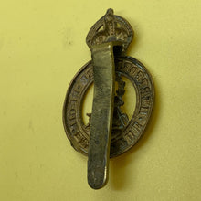 Load image into Gallery viewer, Original WW1 British Army Cap Badge - Hertfordshire Regiment - The Militaria Shop