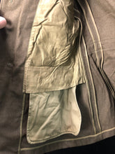 Lade das Bild in den Galerie-Viewer, Original WW2 US Army Class A Dress Jacket 1942 - Private Ryan Prop - 39" Regular - The Militaria Shop