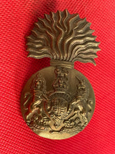 Lade das Bild in den Galerie-Viewer, Original British Army King's Crown Royal Scots Fusiliers Glengarry Badge - The Militaria Shop