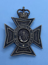 Charger l'image dans la galerie, Original Canadian Army The Brockville Rifles Regiment Cap Badge - The Militaria Shop