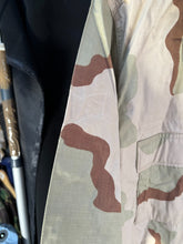 Charger l'image dans la galerie, Gulf War US Army DCU Camouflaged Combat Field Coat/Jacket - Large/Long - The Militaria Shop