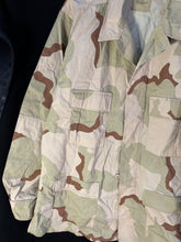 Charger l'image dans la galerie, Gulf War US Army DCU Camouflaged Combat Field Coat/Jacket - Large/Long - The Militaria Shop