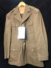 Lade das Bild in den Galerie-Viewer, Original WW2 US Army Class A Dress Jacket - Private Ryan Prop - 39" Long - The Militaria Shop