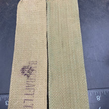 Lade das Bild in den Galerie-Viewer, Original WW2 British Army 37 Pattern Equipment Webbing L Strap Set - The Militaria Shop