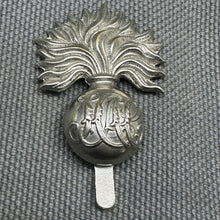 Load image into Gallery viewer, Original WW1 British Army Cap Badge - Honourable Artillery Company - The Militaria Shop