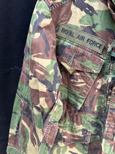 Lade das Bild in den Galerie-Viewer, Genuine British Army DPM Camouflaged Combat Field Jacket - Size 160/88 - The Militaria Shop