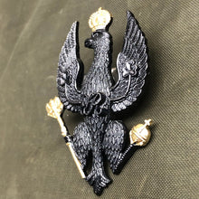 Lade das Bild in den Galerie-Viewer, Original British Army Cap Badge - King's Royal Hussars - The Militaria Shop