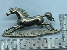 Load image into Gallery viewer, Original British Army WW1 / WW2 3rd King's Own Hussars Cap / Sleeve Badge - The Militaria Shop