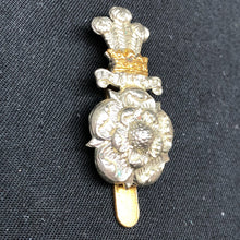 Lade das Bild in den Galerie-Viewer, Genuine British Army Yorkshire Hussars Cap Badge - The Militaria Shop