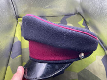 Lade das Bild in den Galerie-Viewer, Original British Army Woman's Army Veterinary Corps Cap - Size 54cm - The Militaria Shop
