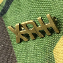 Load image into Gallery viewer, Genuine British Army WW1 Brass Shoulder Title - 10th Royal Hussars - The Militaria Shop