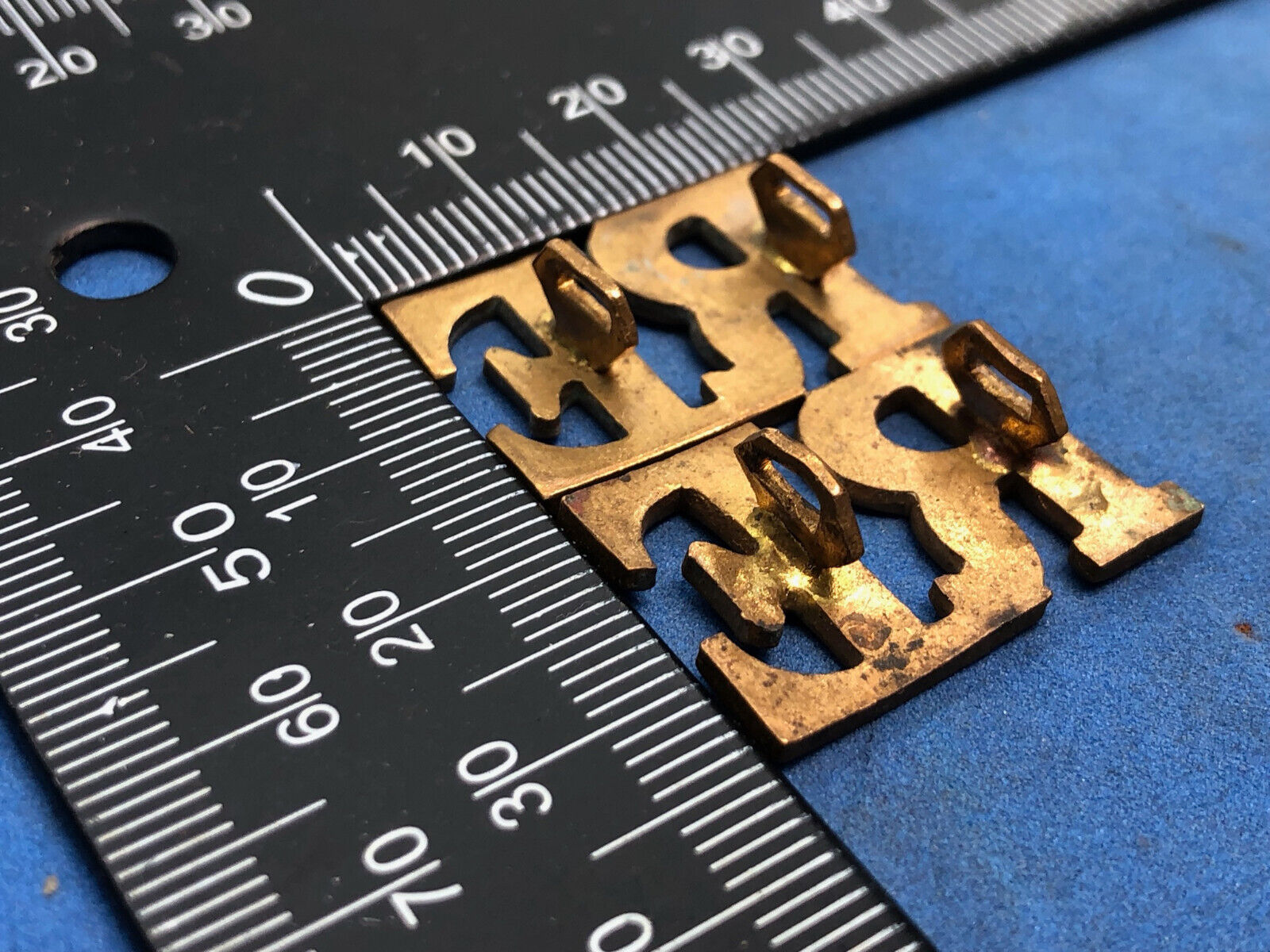 Original Pair of WW1/WW2 Brass British Army Shoulder Title - RE Royal Engineers - The Militaria Shop