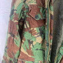 Charger l'image dans la galerie, Original British Army 68 Pattern DPM Camouflaged Smock - Size 1 - 36" Chest - The Militaria Shop