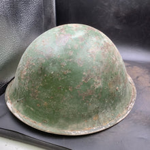 Lade das Bild in den Galerie-Viewer, Original WW2 British/Canadian Army Mk3 Turtle Combat Helmet - The Militaria Shop