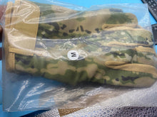 Charger l'image dans la galerie, Original British Army MTP Camouflage Gloves in Packet - Size Medium - The Militaria Shop
