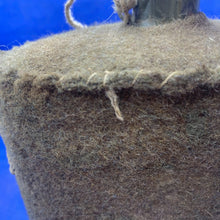 Lade das Bild in den Galerie-Viewer, Original WW2 British Army Soldiers Water Bottle - The Militaria Shop