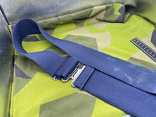 Charger l'image dans la galerie, Original British Royal Navy Blue Canvas Stable Belt - Approx 44" Waist - The Militaria Shop