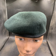 Charger l'image dans la galerie, Genuine British Army Forces Rifles Wool Beret - Size 59 - The Militaria Shop