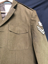 Lade das Bild in den Galerie-Viewer, Original British Army No.2 Dress Uniform Jacket - Grade 1 - Size 188/104/96 - The Militaria Shop