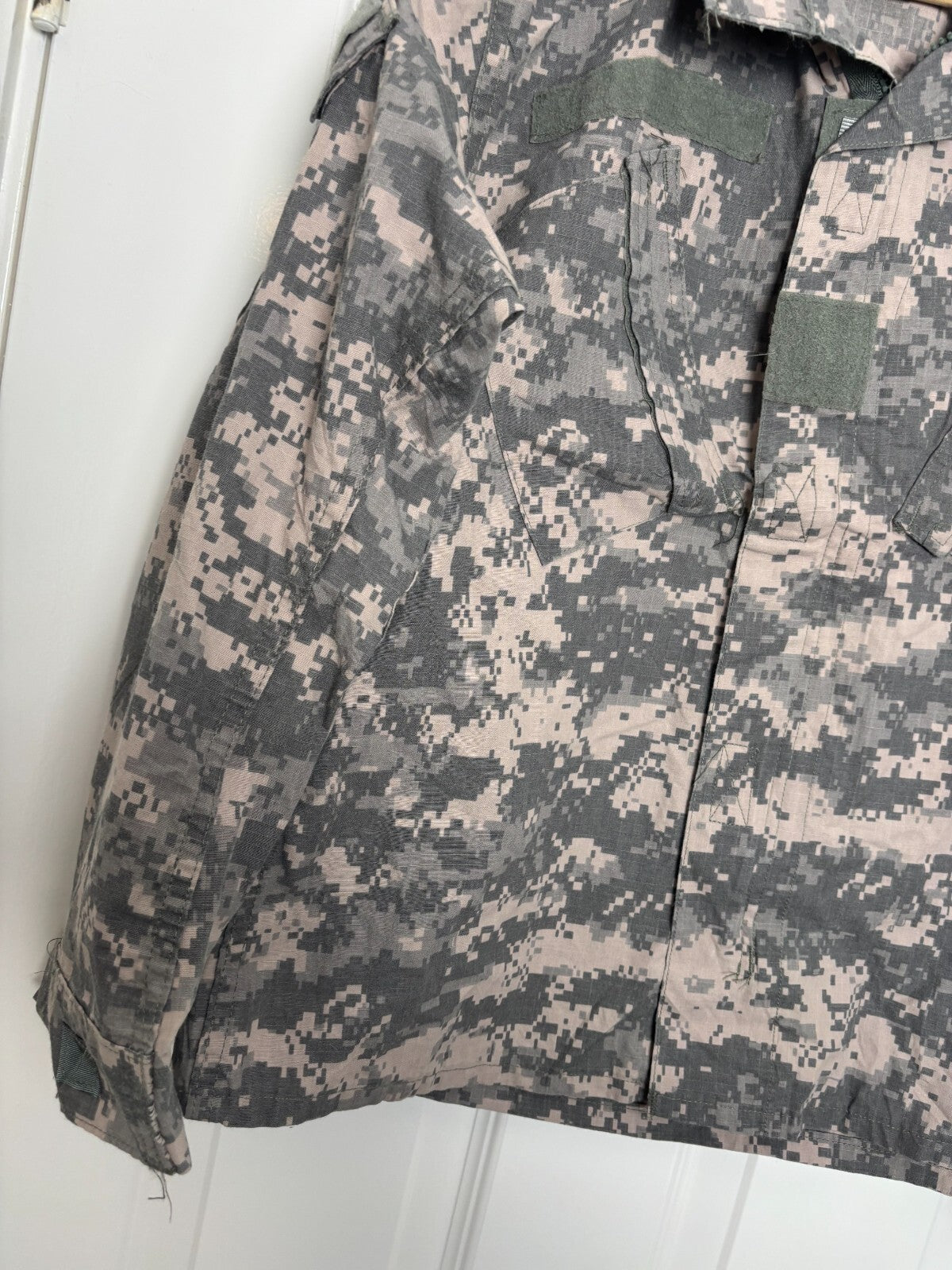 Surplus US Army ACU Combat Uniform Jacket -Size Small-Short - The Militaria Shop