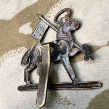 Charger l'image dans la galerie, Original British Army WW1 / WW2 Queen's Royal West Surrey Regiment Cap Badge - The Militaria Shop